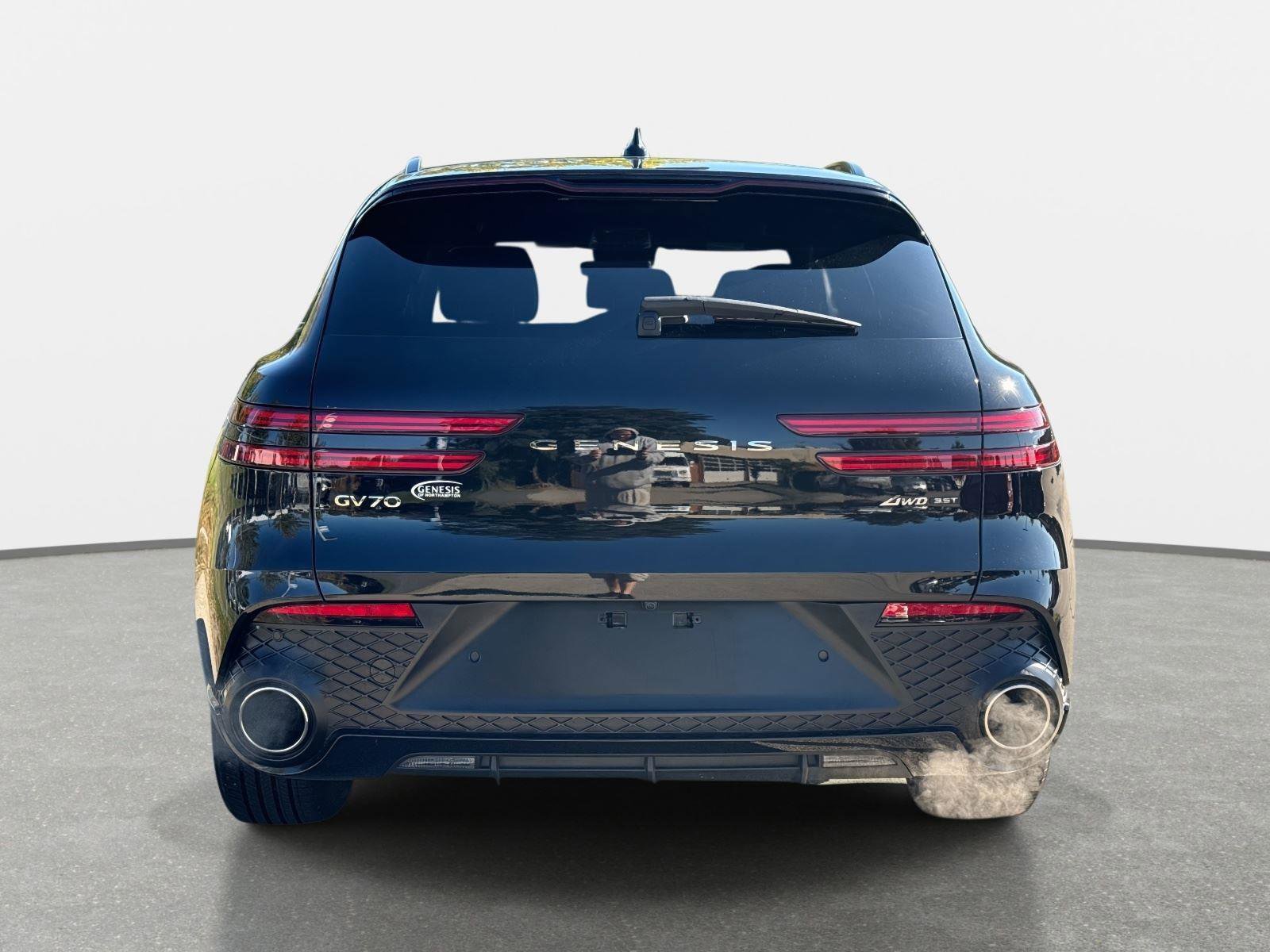 Used 2024 Genesis GV70 3.5T Sport image 6