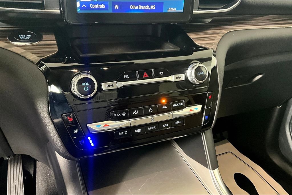 Used 2023 Ford Explorer Limited image 32