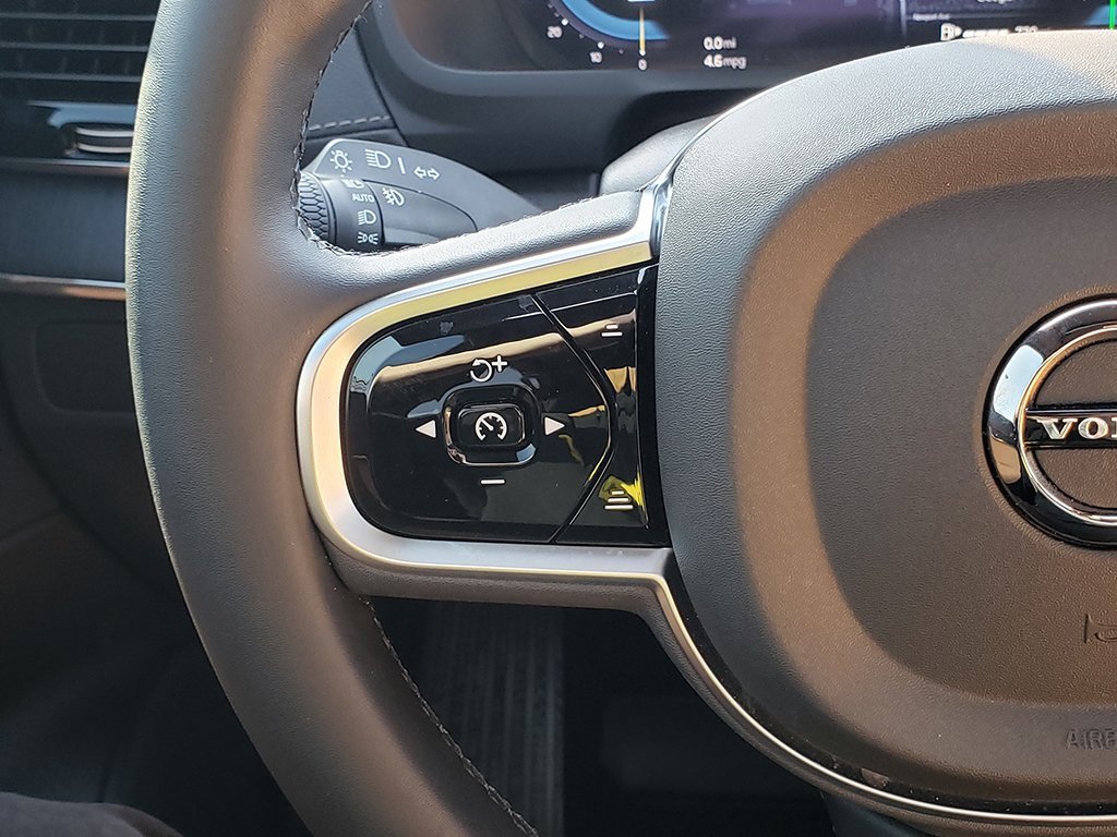 Used 2025 Volvo XC90 B6 Ultra w/ Protection Package image 28