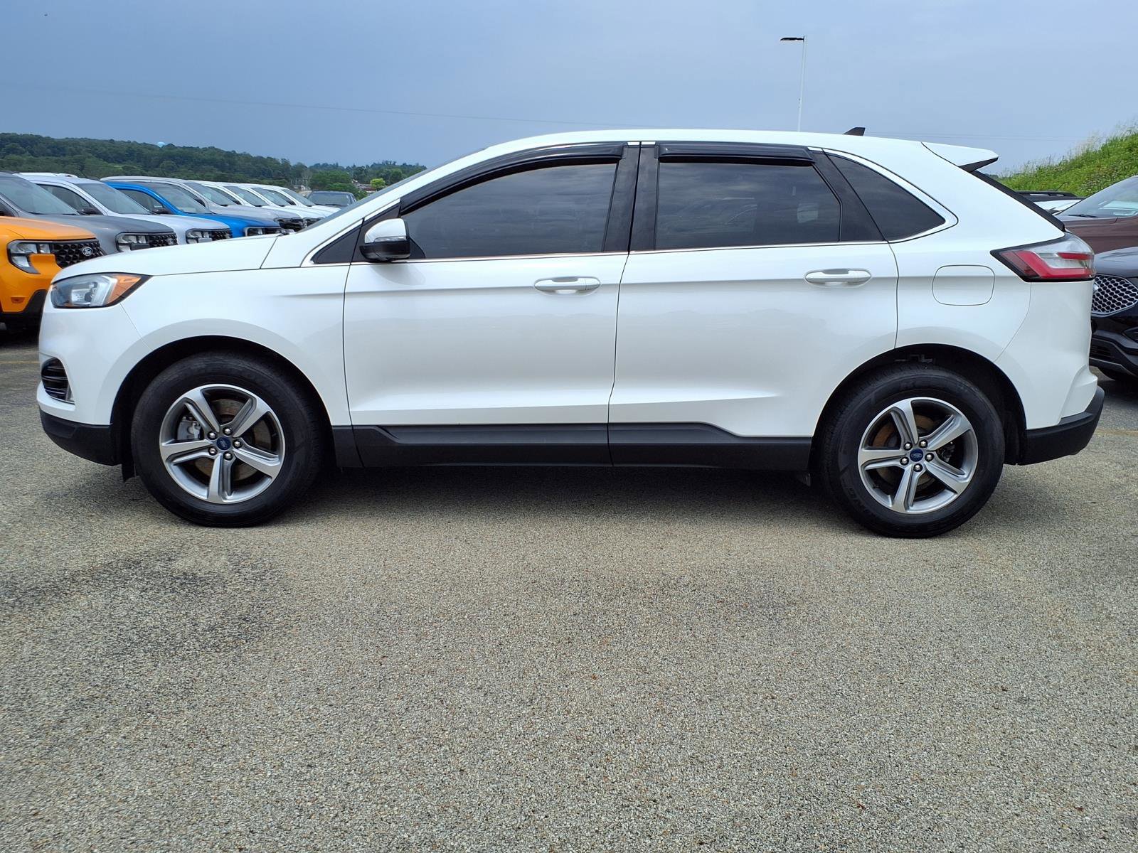 Used 2020 Ford Edge SEL w/ Convenience Package AWD/4WD image 4