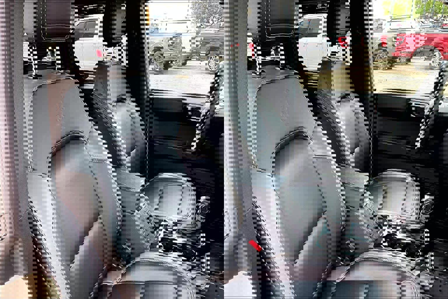 Used 2025 Ford Bronco Outer Banks image 8