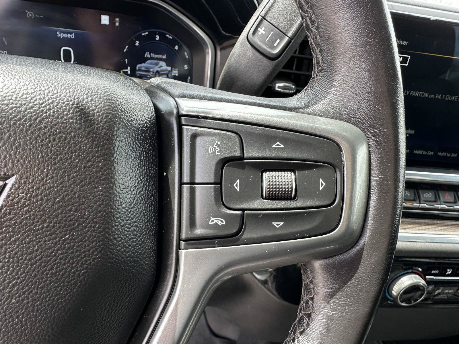 Used 2022 Chevrolet Silverado 1500 RST AWD/4WD image 22