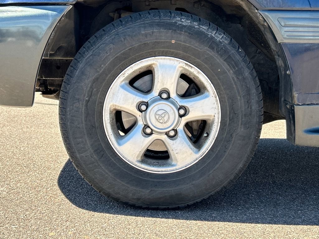 Used 2000 Toyota Land Cruiser image 25