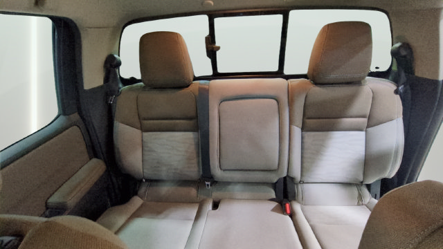 Used 2024 Nissan Frontier 4x4 Crew Cab image 17
