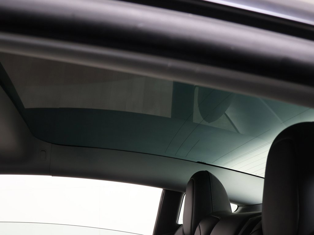 Used 2023 Tesla Model 3 Standard Range image 19