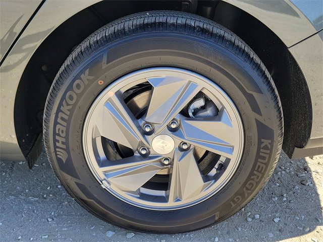 New 2025 Hyundai Elantra SE image 22