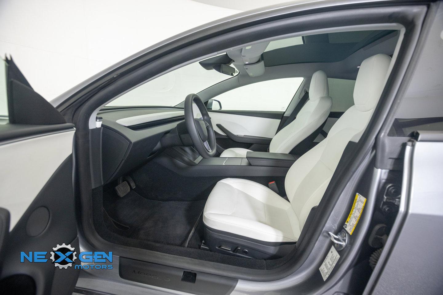 Used 2025 Tesla Model 3 Long Range AWD/4WD image 12