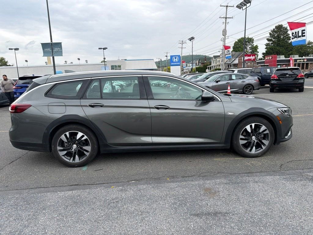 Used 2018 Buick Regal Essence w/ Driver Confidence Package #1 AWD/4WD image 7