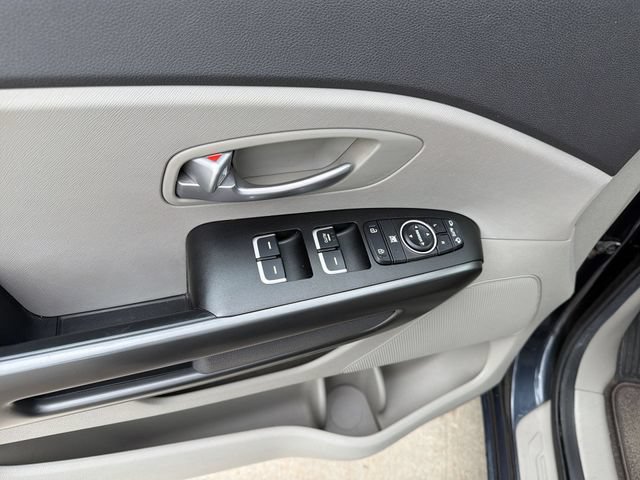 Used 2015 Kia Sedona LX FWD image 15