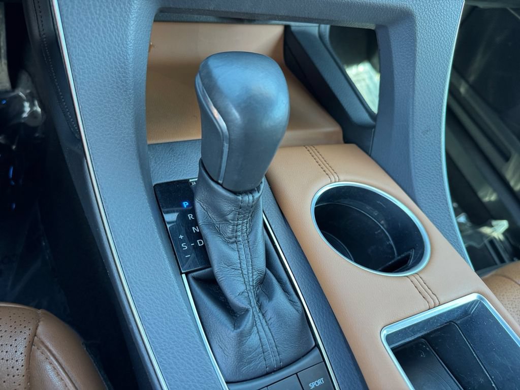 Certified 2019 Toyota Avalon Limited w/ All Weather Liner Package FWD image 25