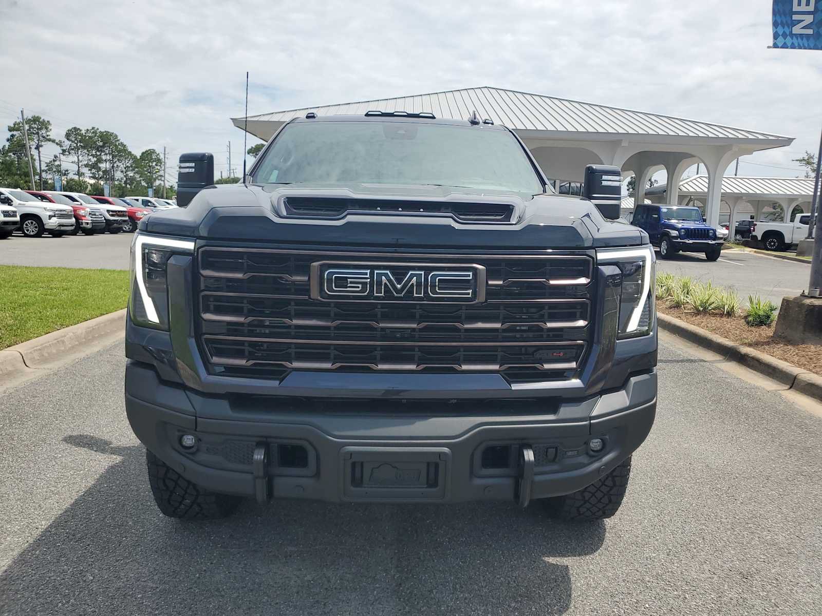New 2026 GMC Sierra 2500 AT4X w/ AT4X AEV Edition AWD/4WD image 12