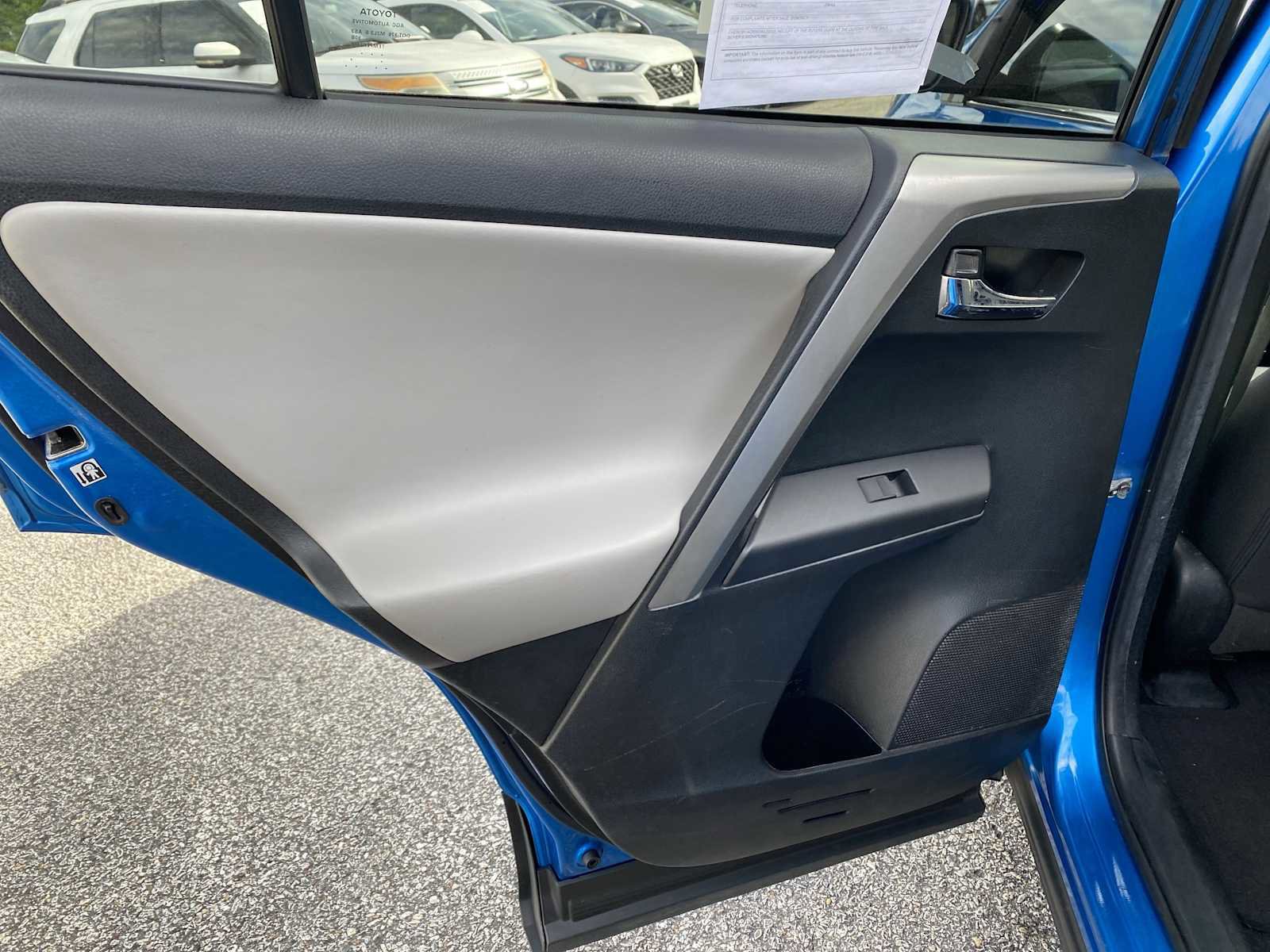 Used 2018 Toyota RAV4 XLE image 29