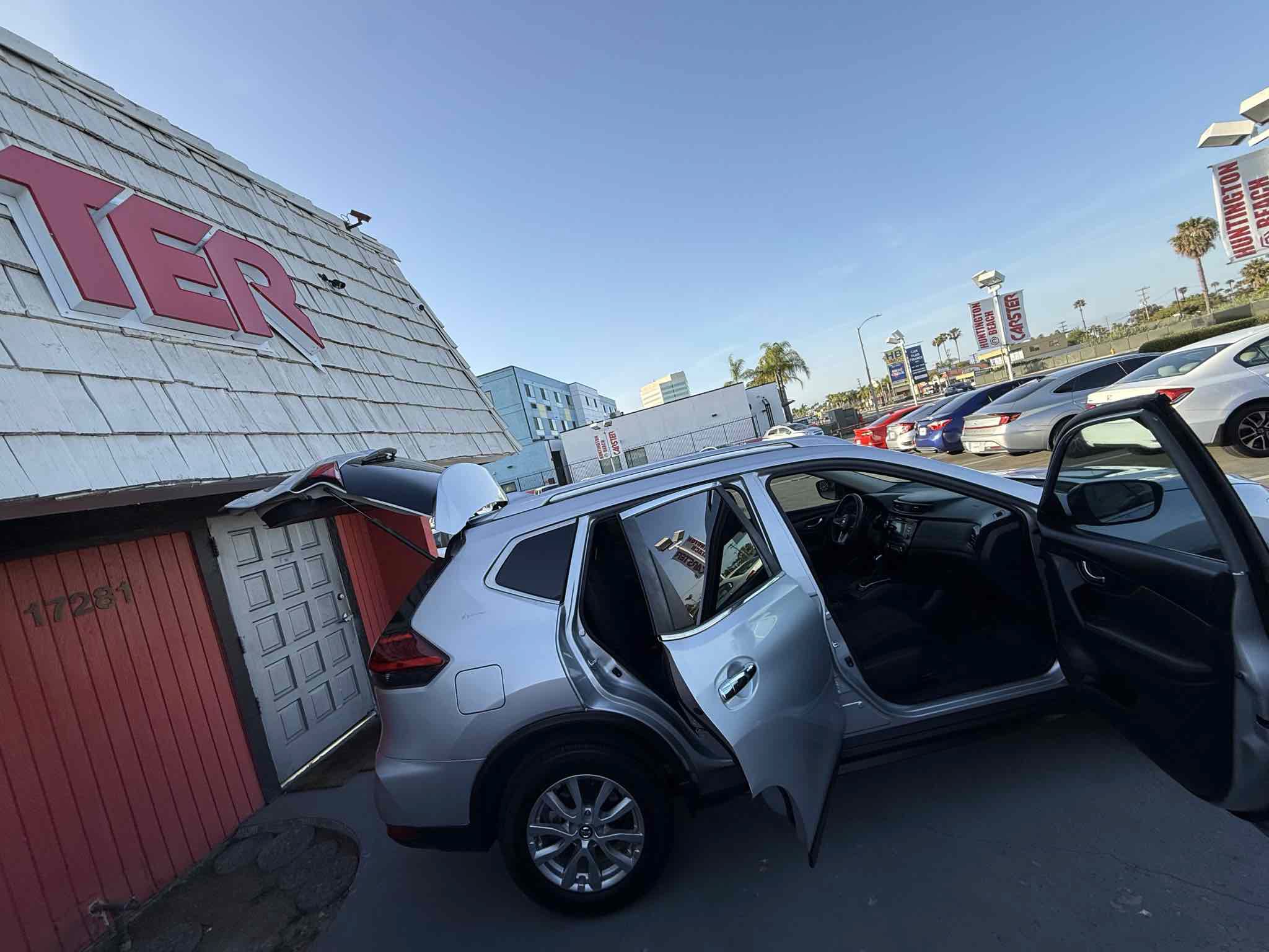 Used 2017 Nissan Rogue SV FWD image 40