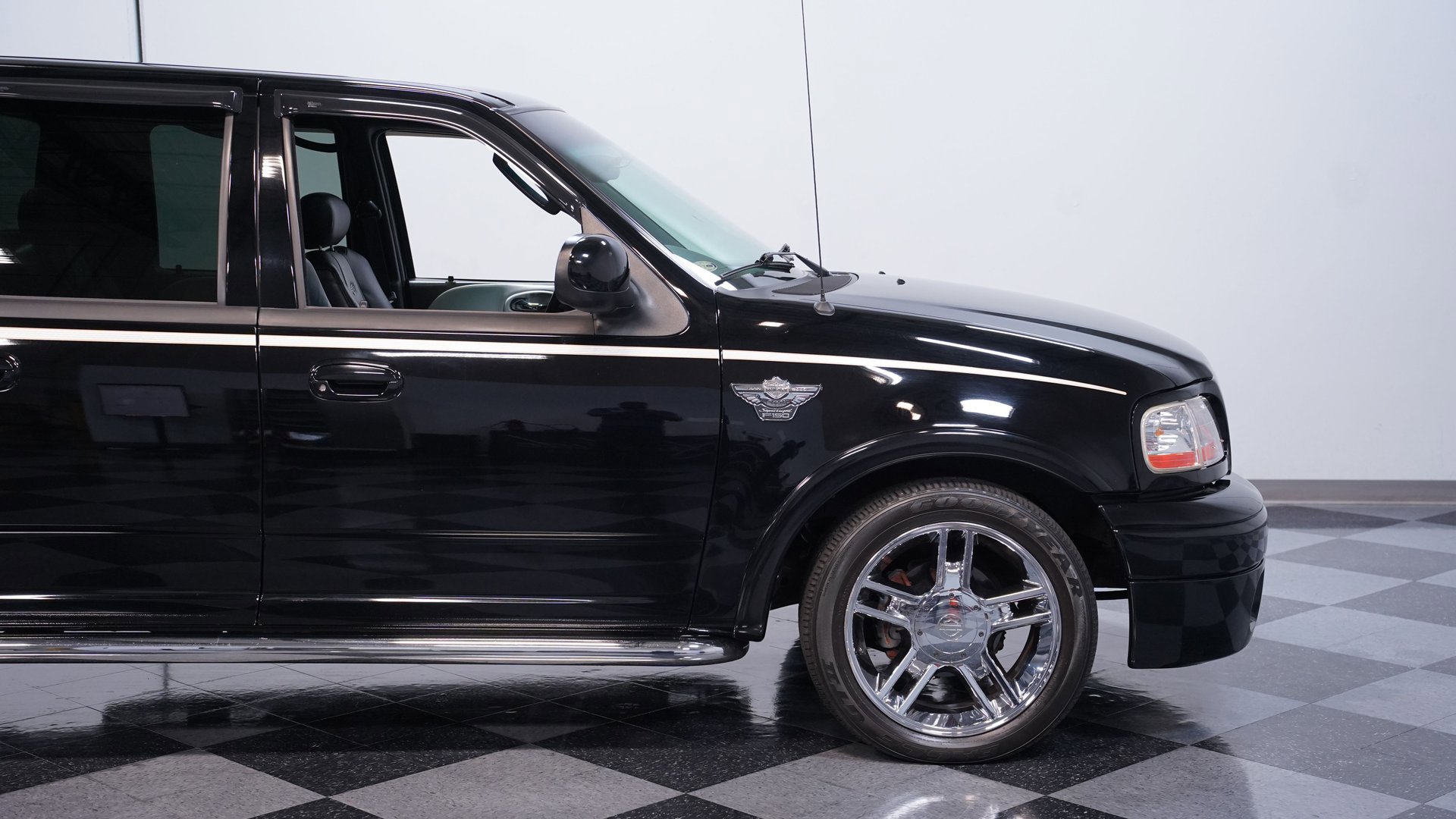 Used 2003 Ford F150 Harley-Davidson RWD image 24