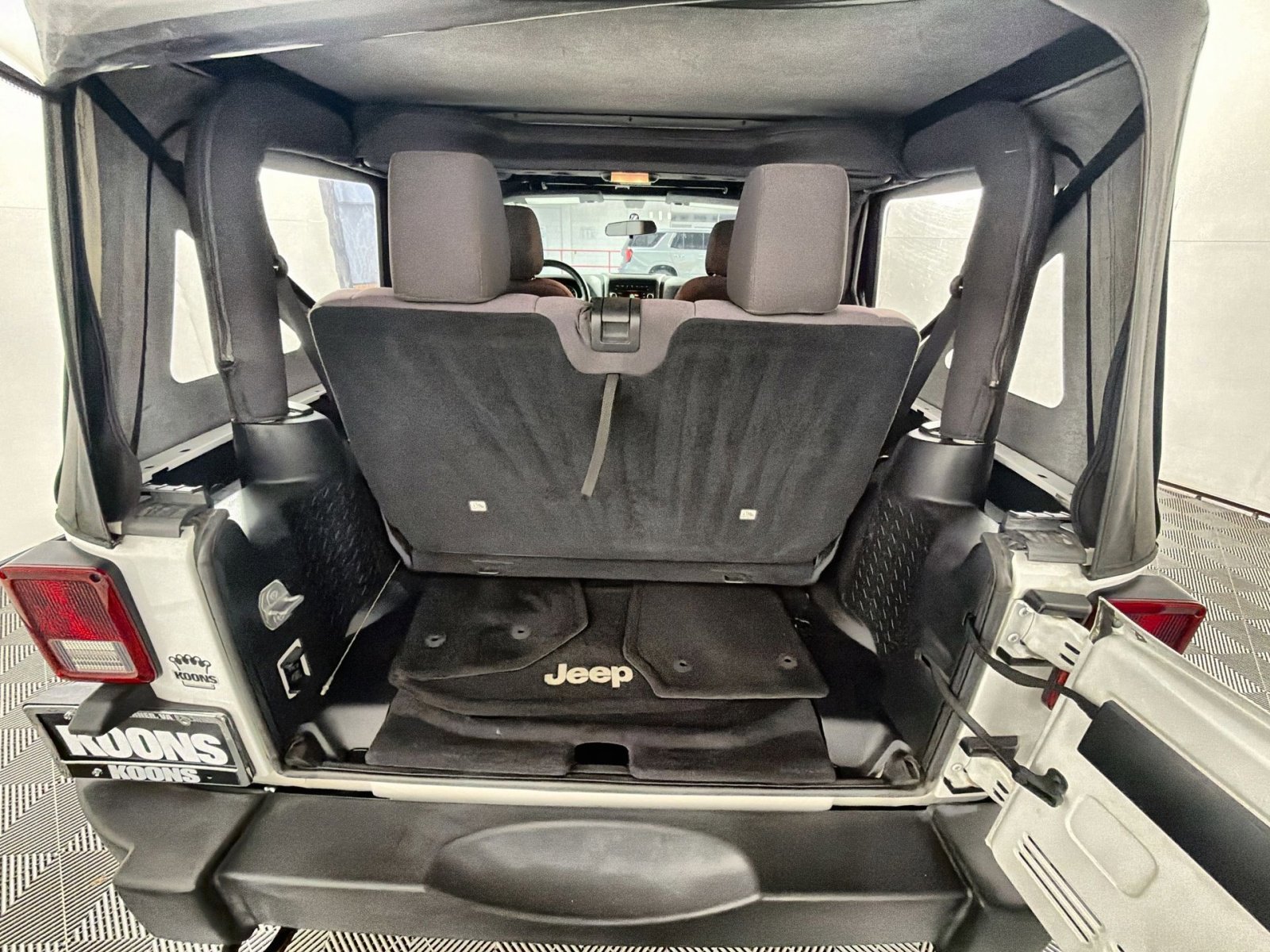 Used 2016 Jeep Wrangler Sport w/ Connectivity Group image 23