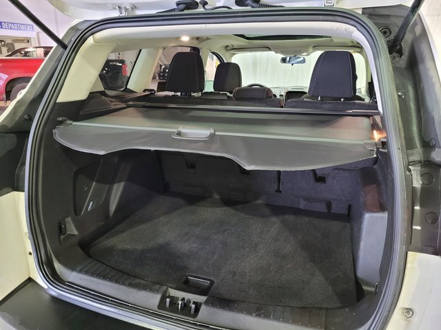 Used 2018 Ford Escape SE w/ SE SYNC Package image 51