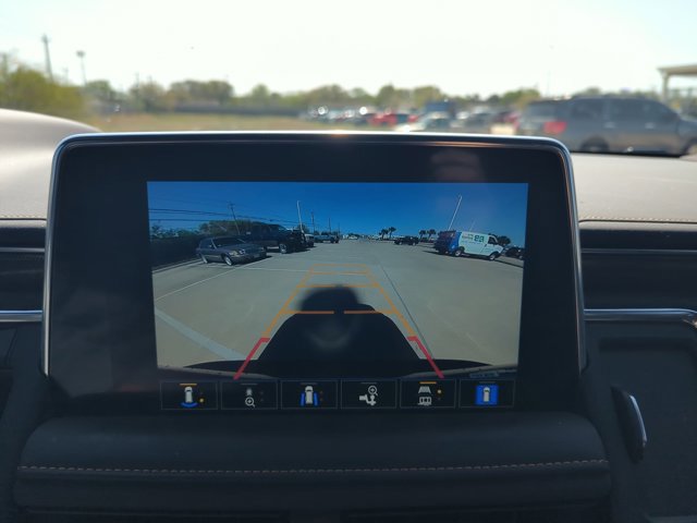 Used 2024 GMC Yukon AT4 w/ Technology Package image 11