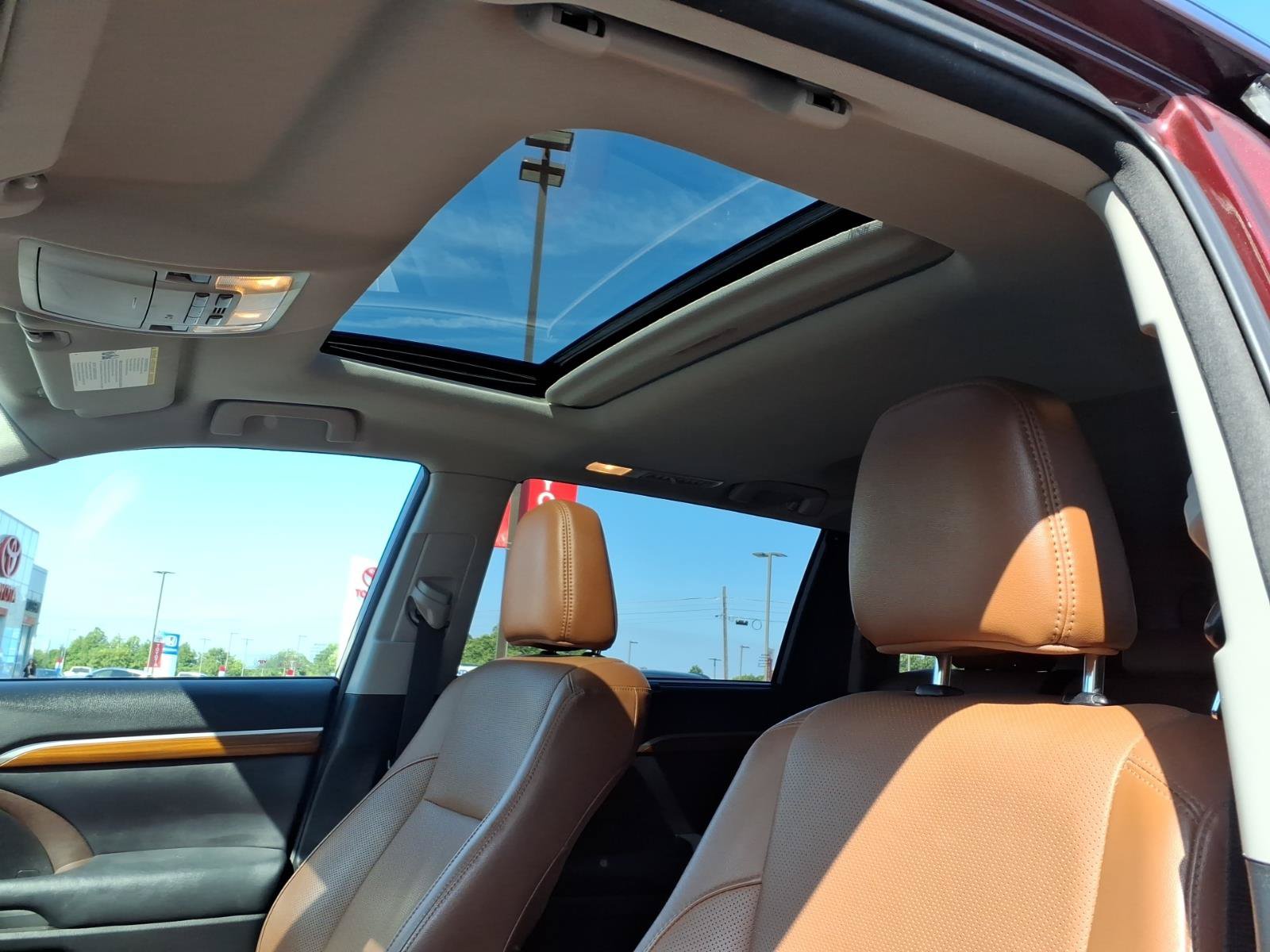 Used 2018 Toyota Highlander Limited w/ Protection Package #3 AWD/4WD image 15