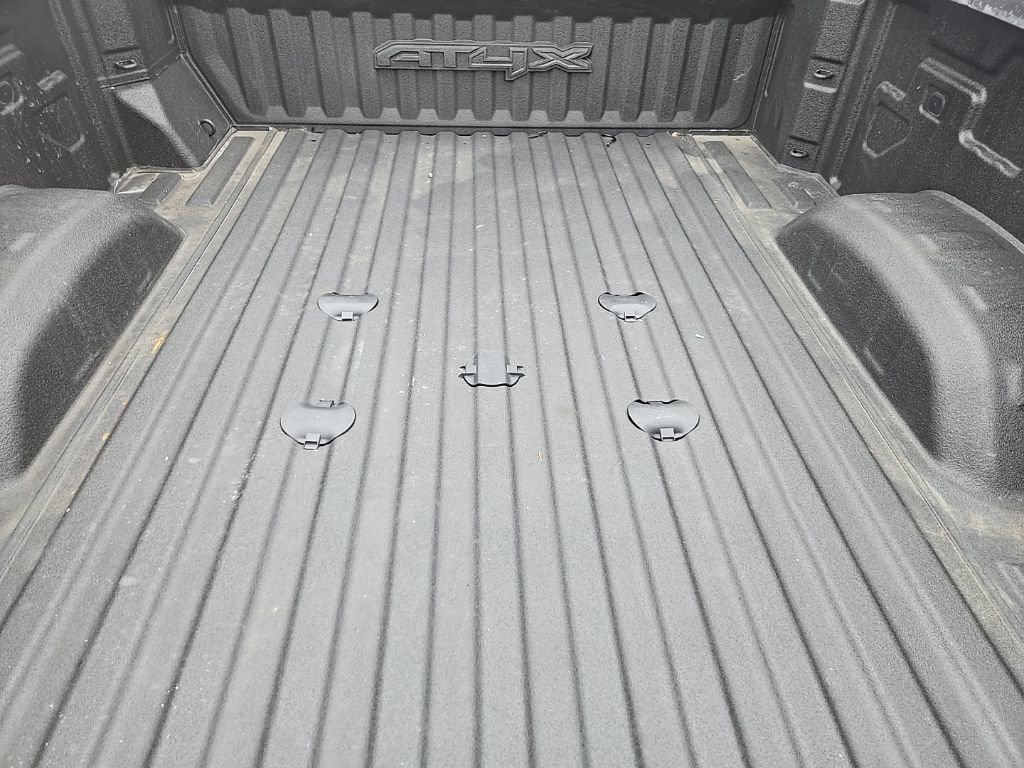 Used 2024 GMC Sierra 2500 AT4X image 13