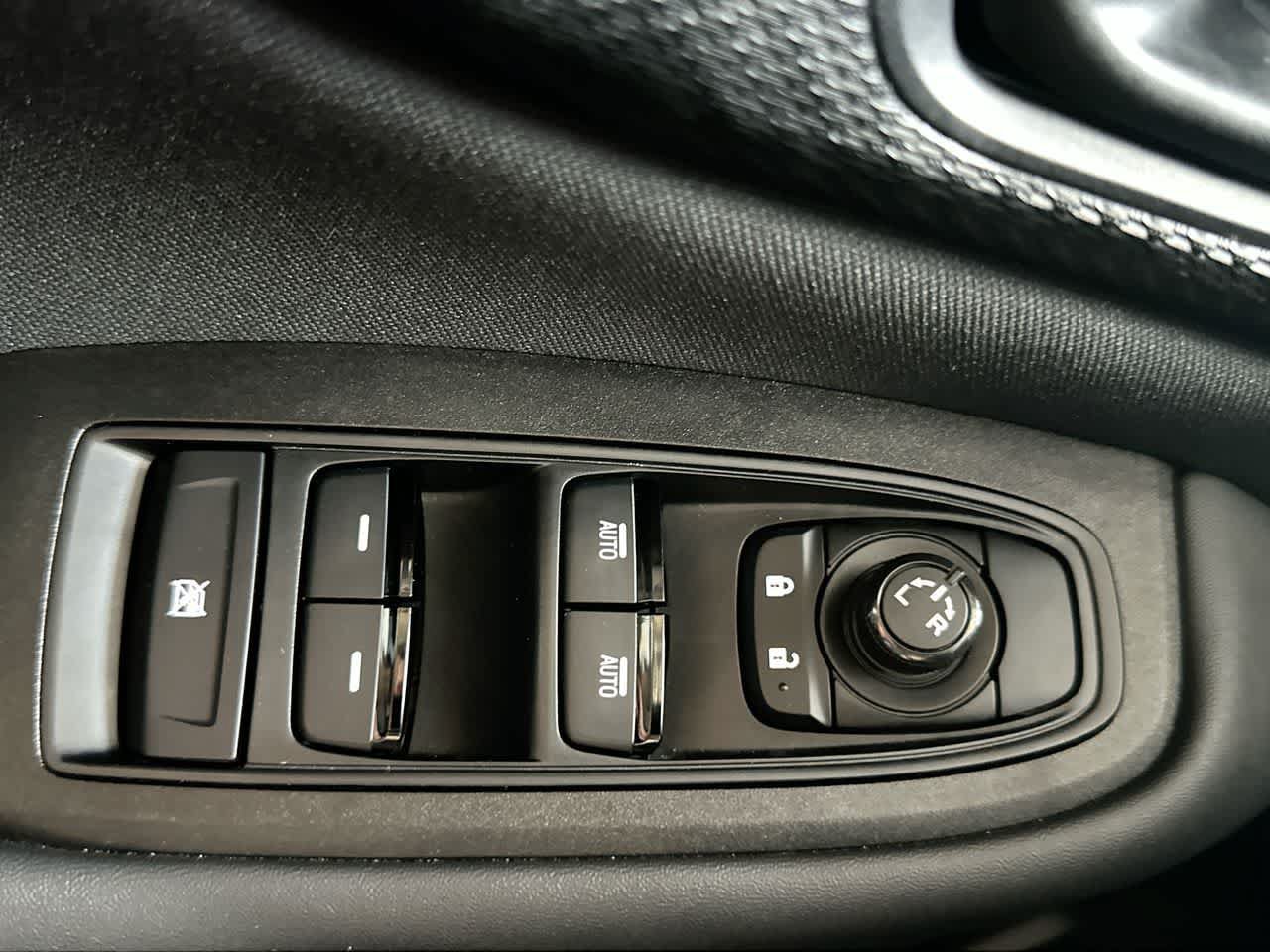 Used 2025 Subaru Outback AWD/4WD image 17