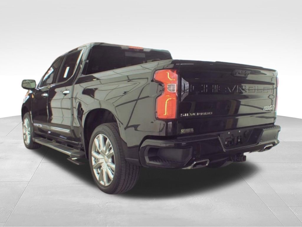 Used 2023 Chevrolet Silverado 1500 High Country w/ Technology Package AWD/4WD image 9