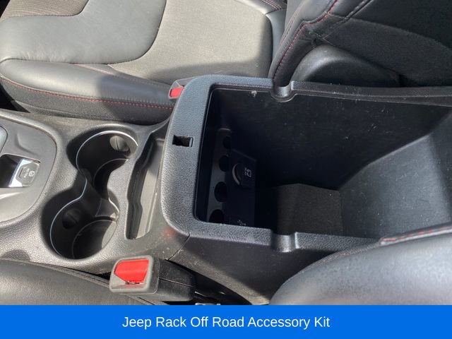 Used 2018 Jeep Cherokee Trailhawk w/ Cold Weather Group AWD/4WD image 14