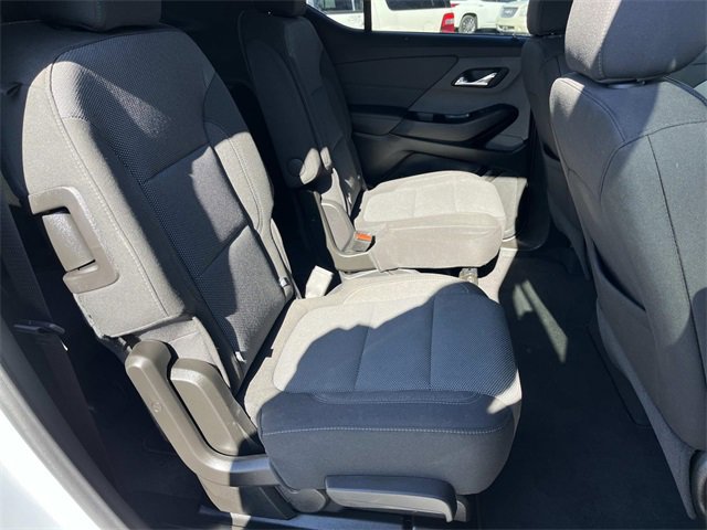 Used 2024 Chevrolet Traverse LT image 25
