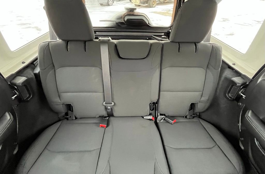 Used 2021 Jeep Wrangler Unlimited Sahara w/ Cold Weather Group image 18