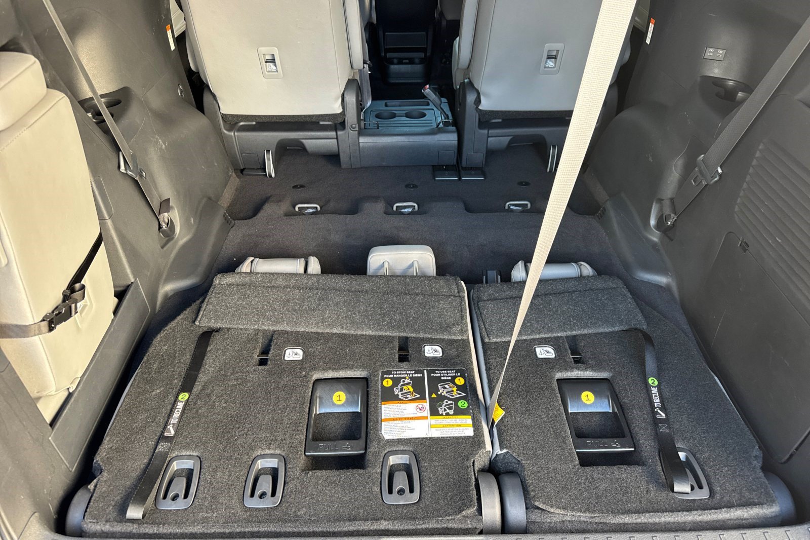 Used 2025 Toyota Sienna XLE FWD image 26