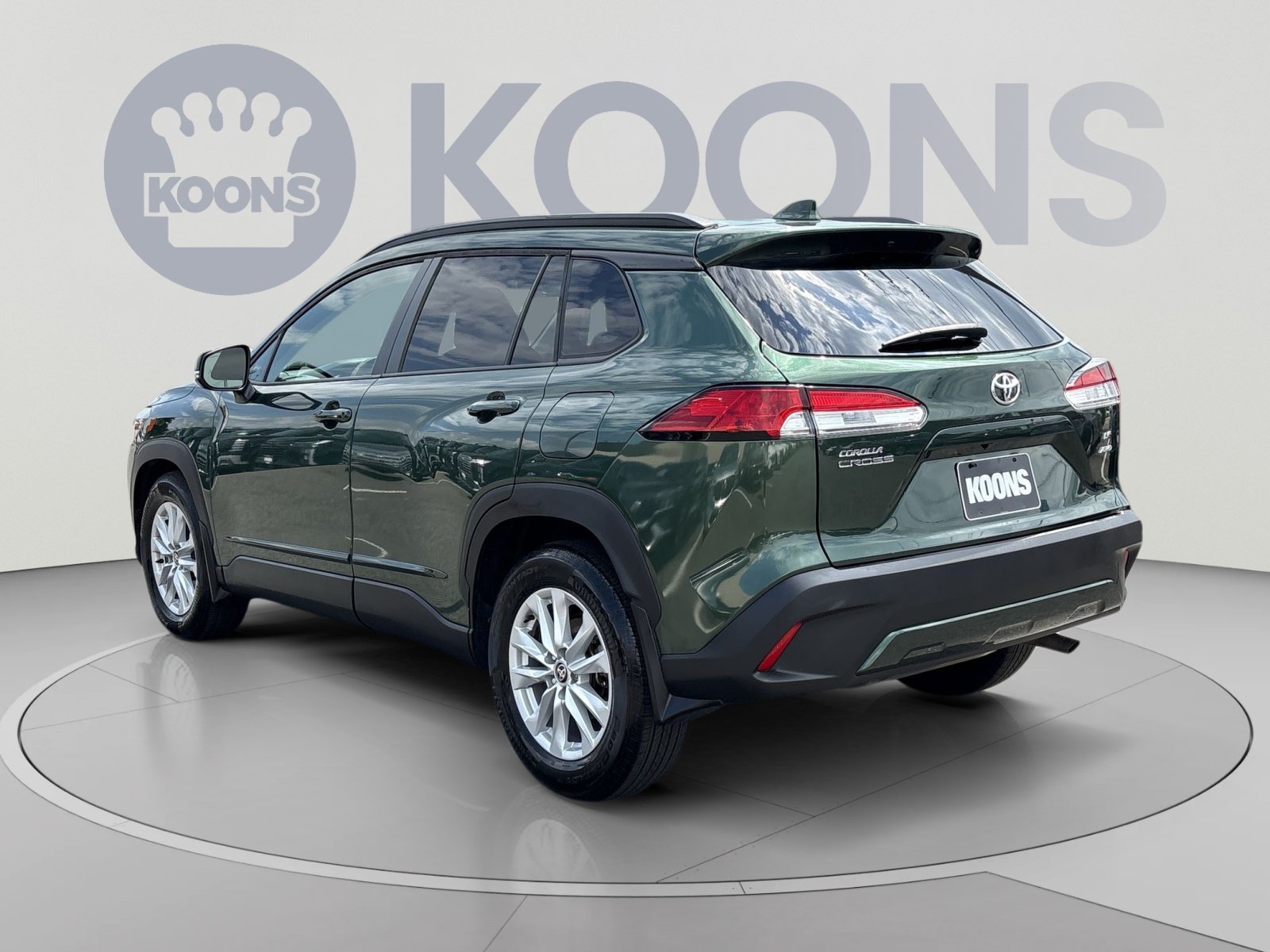 Used 2023 Toyota Corolla Cross LE AWD/4WD image 4