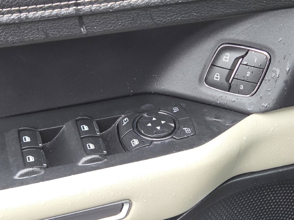 Used 2019 Ford Expedition Platinum AWD/4WD image 29