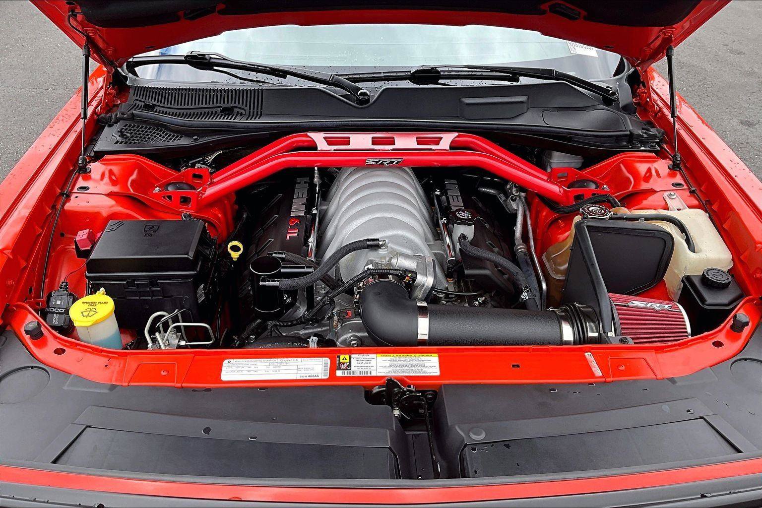 Used 2009 Dodge Challenger SRT8 w/ SRT Option Group II RWD image 30