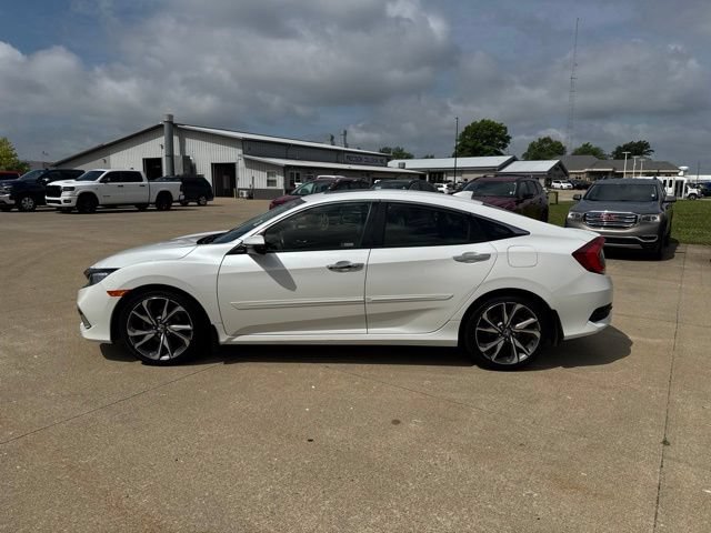 Used 2019 Honda Civic Touring image 4