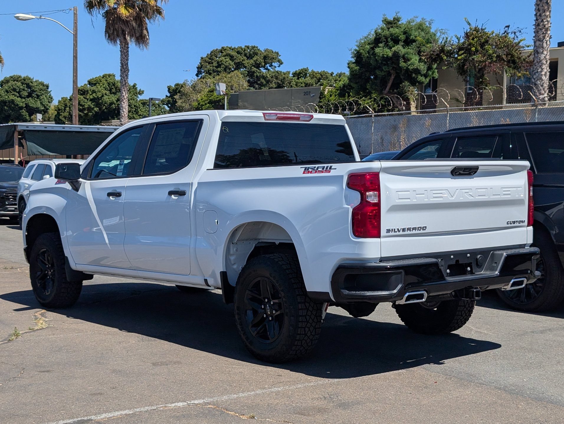 New 2026 Chevrolet Silverado 1500 Custom Trail Boss AWD/4WD image 10
