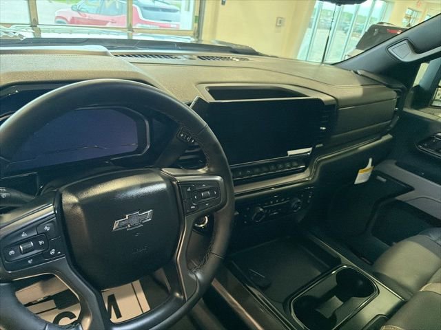 Used 2025 Chevrolet Silverado 2500 ZR2 w/ Technology Package AWD/4WD image 14