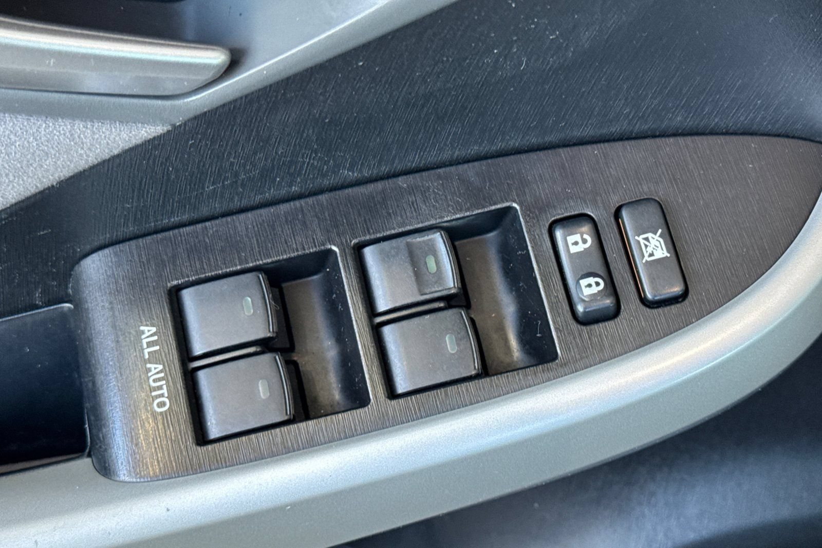 Used 2014 Toyota Prius Three FWD image 17