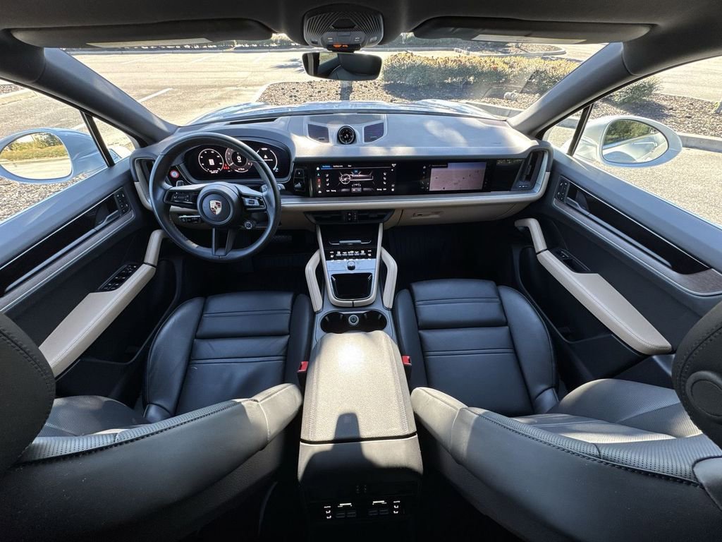 Certified 2024 Porsche Cayenne Coupe image 17