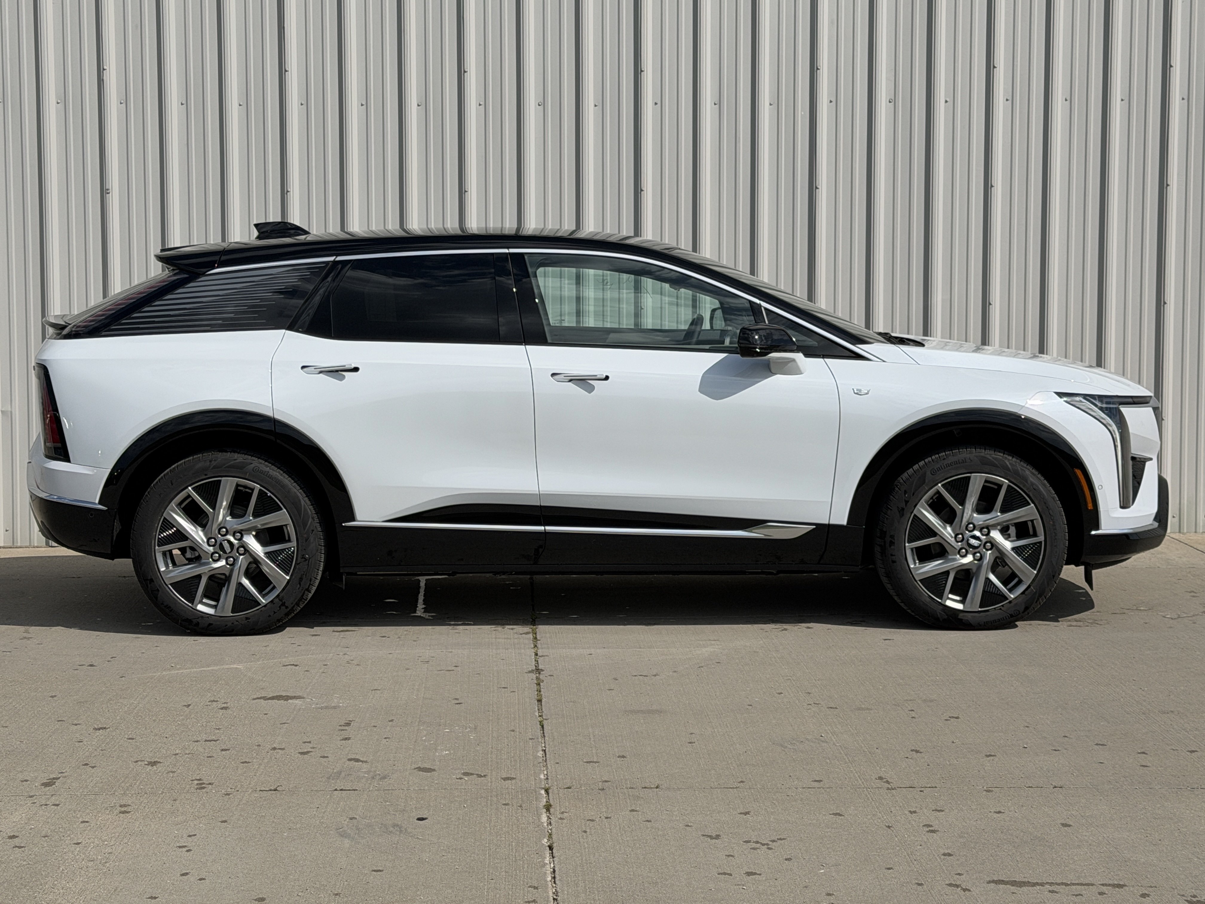 New 2027 Cadillac Optiq Luxury AWD/4WD image 3