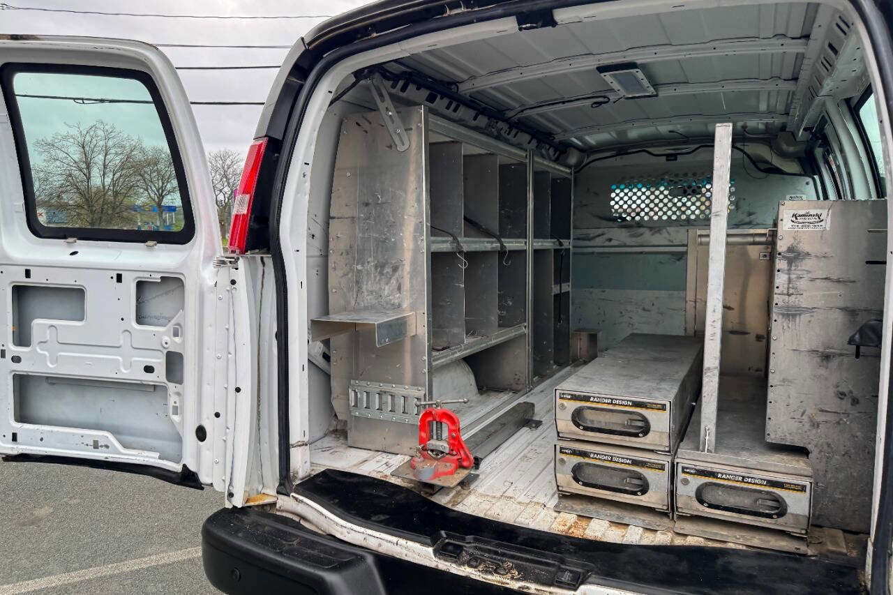 Used 2020 Chevrolet Express 2500 w/ Driver Convenience Package RWD image 16