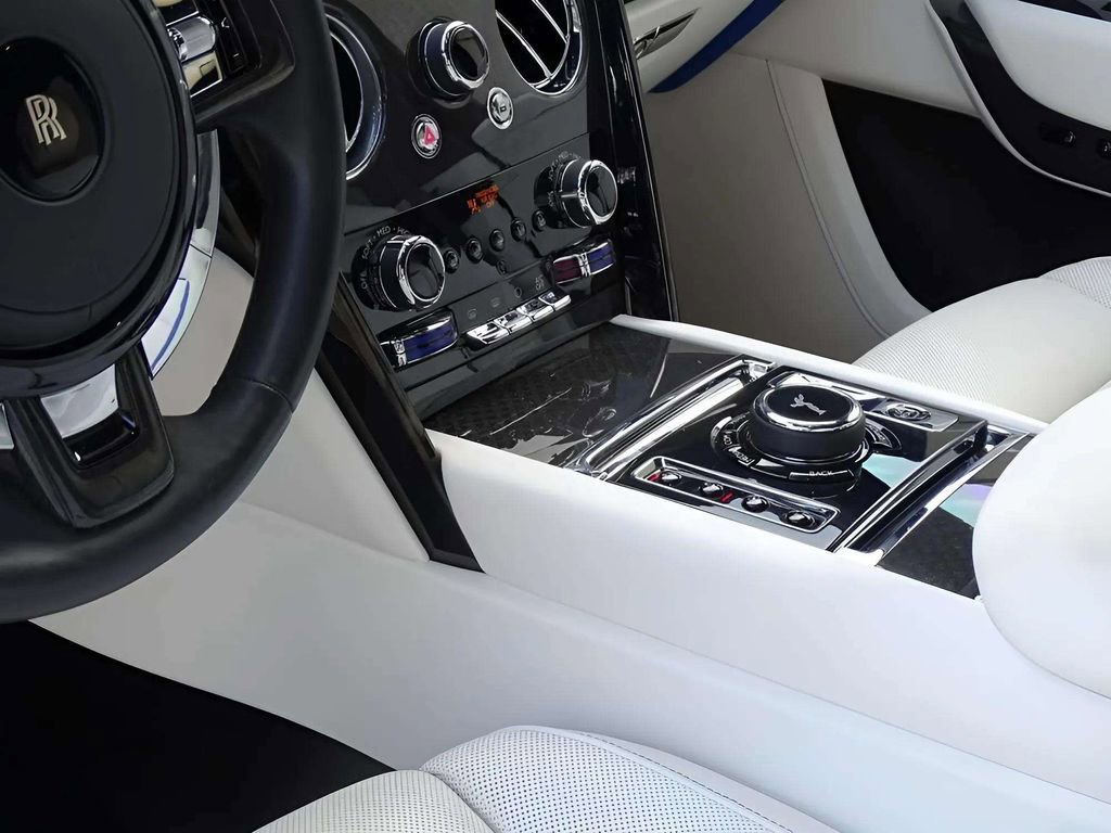 Used 2023 Rolls-Royce Cullinan Black Badge image 14