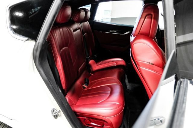 Used 2018 Maserati Levante GranSport AWD/4WD image 33