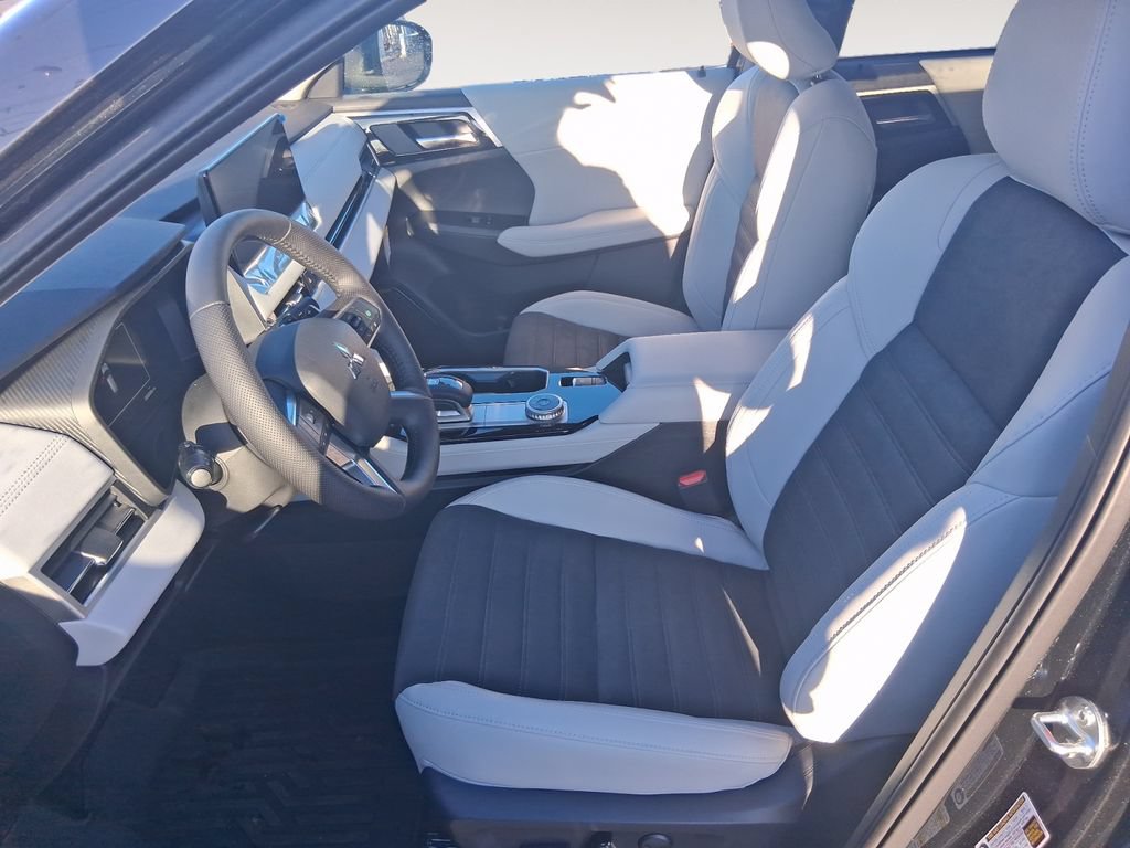 New 2026 Mitsubishi Outlander SE FWD image 9