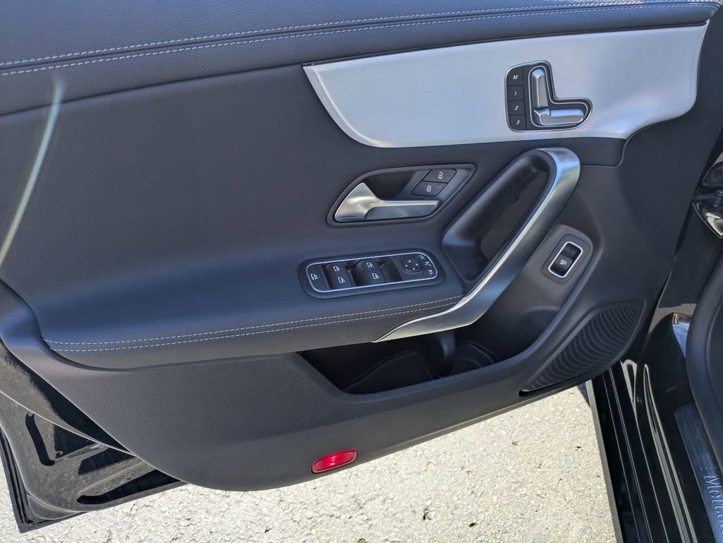 Used 2025 Mercedes-Benz CLA 250 4MATIC image 15