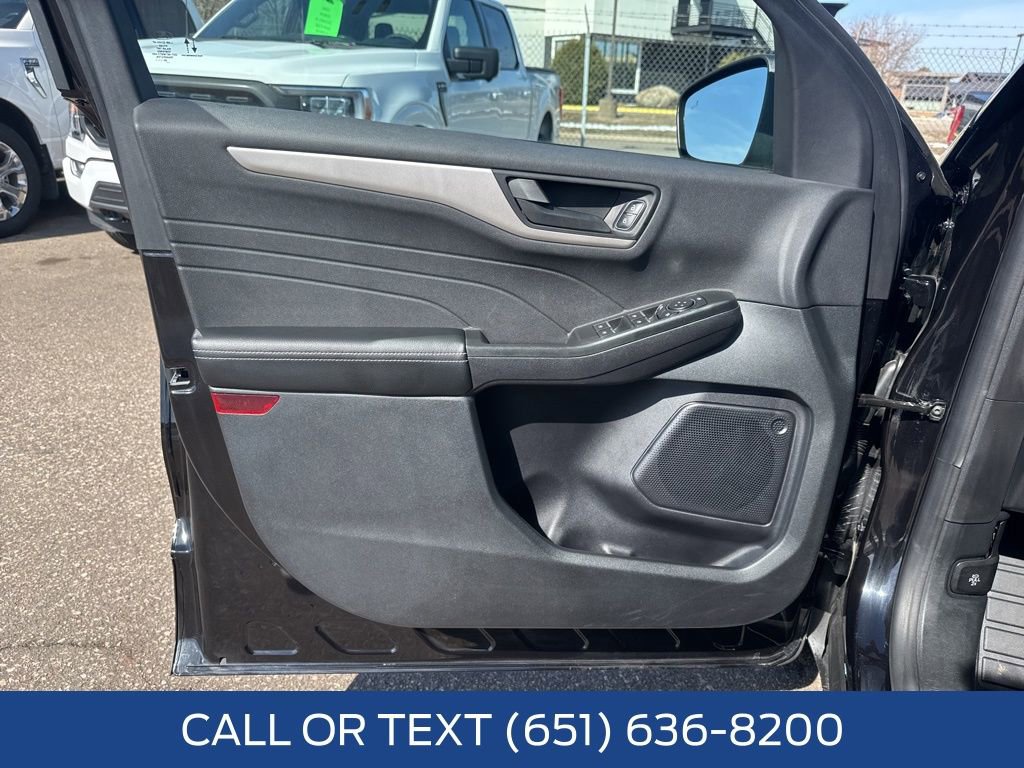 Used 2022 Ford Escape SE w/ Convenience Package image 30