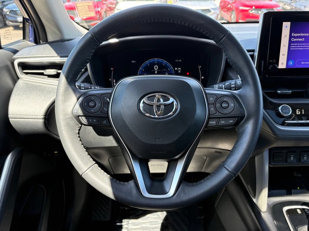 Used 2024 Toyota Corolla Cross XLE w/ Convenience Package AWD/4WD image 18