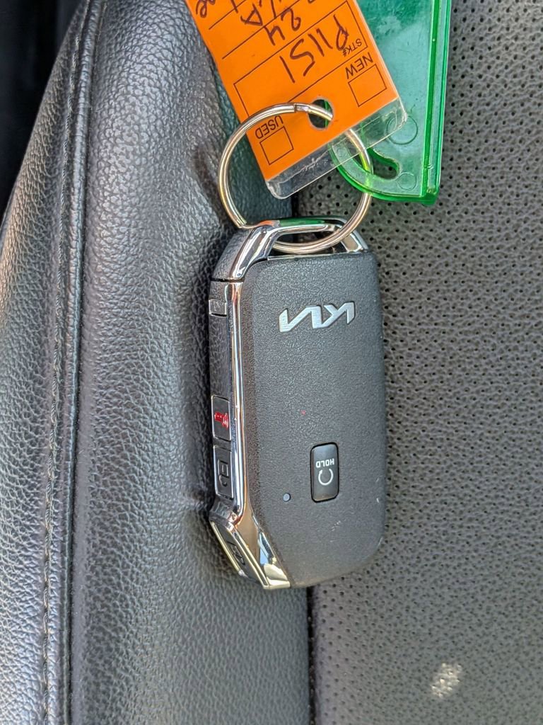 Used 2024 Kia Sportage EX image 32