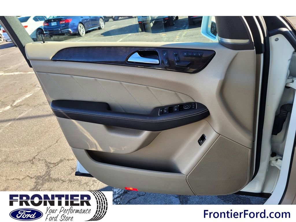 Used 2015 Mercedes-Benz GL 450 4MATIC image 15