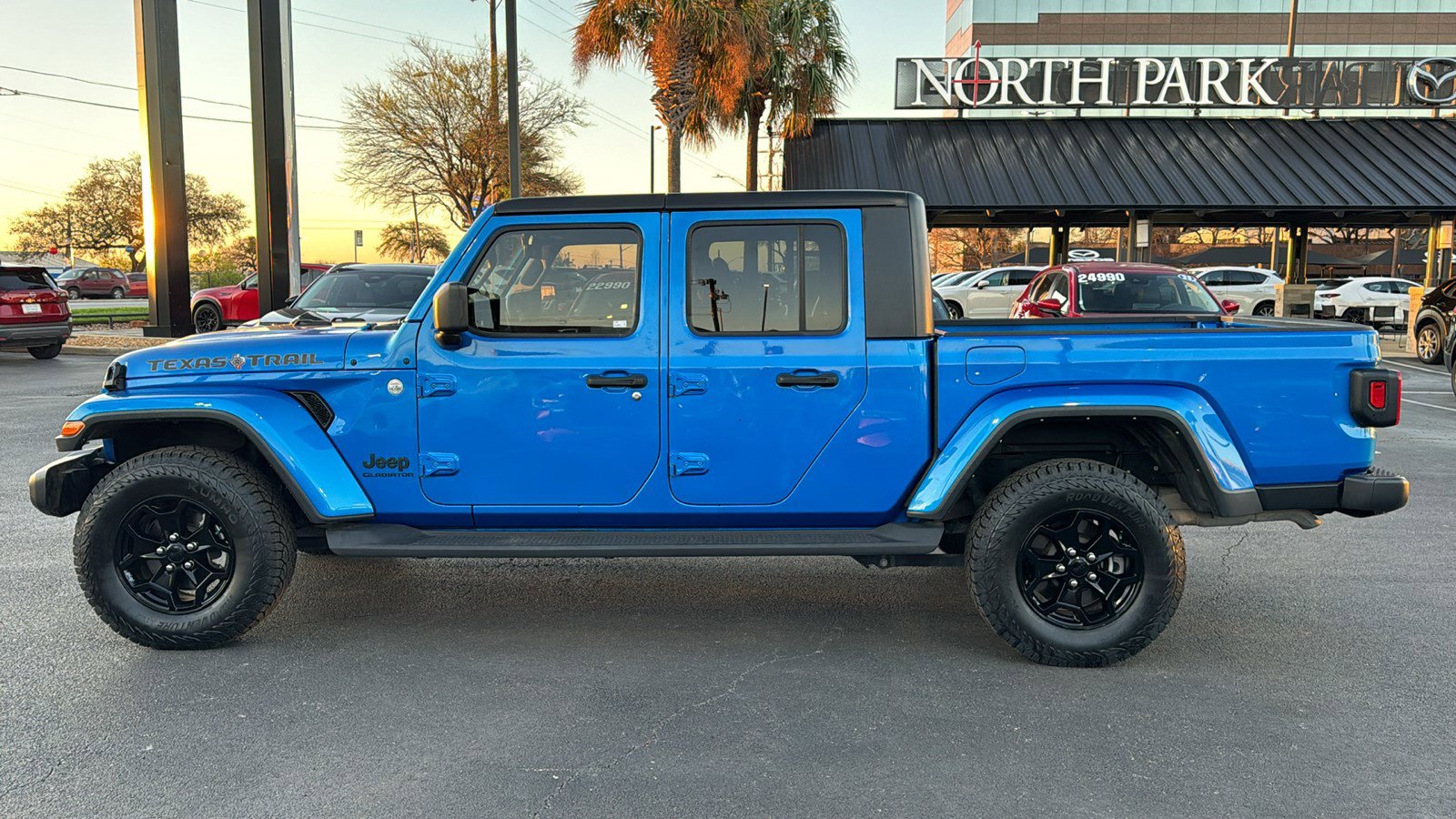 Used 2022 Jeep Gladiator Sport image 5