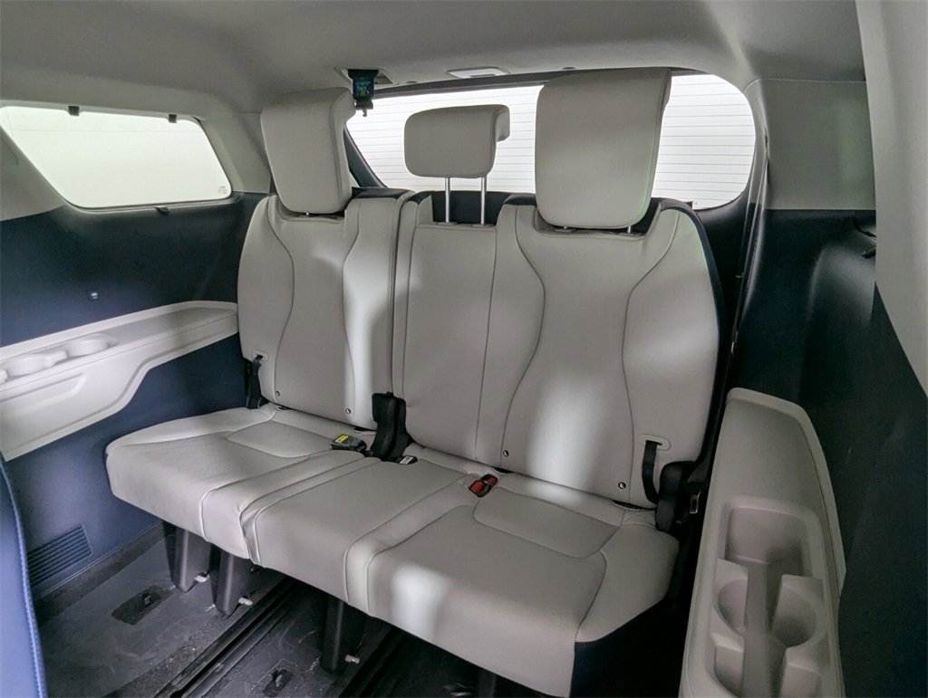 New 2025 Kia Carnival EX image 26