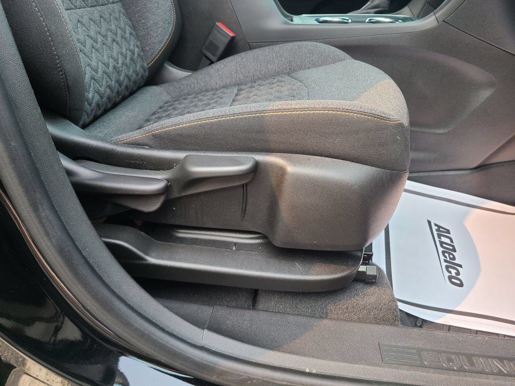Used 2023 Chevrolet Equinox LT AWD/4WD image 11
